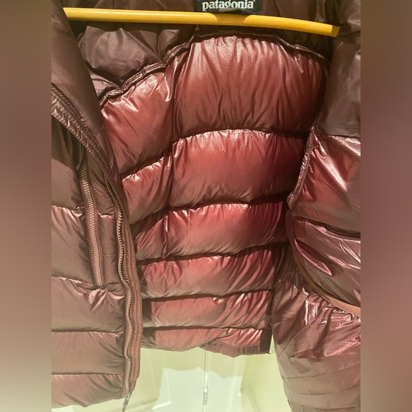 Women’s Patagonia Puffer - Picture 5 of 5